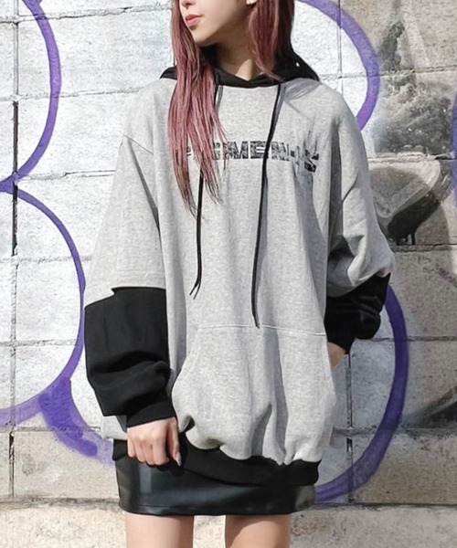 Figments（フィグメンツ）の「フェイクレイヤードパーカー（パーカー・レディース・ブラック/スミクロ/その他1・SMALL/MEDIUM）」の3枚目の写真