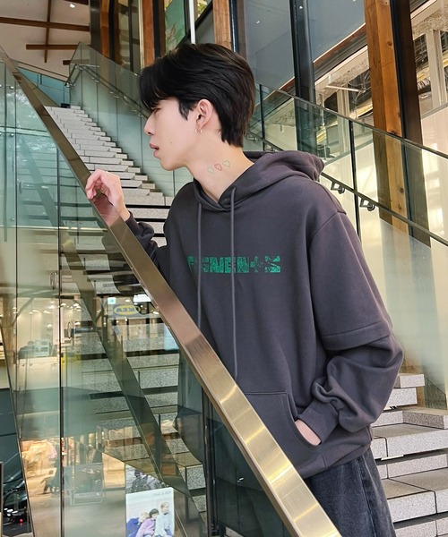 Figments（フィグメンツ）の「フェイクレイヤードパーカー（パーカー・レディース・ブラック/スミクロ/その他1・SMALL/MEDIUM）」の4枚目の写真