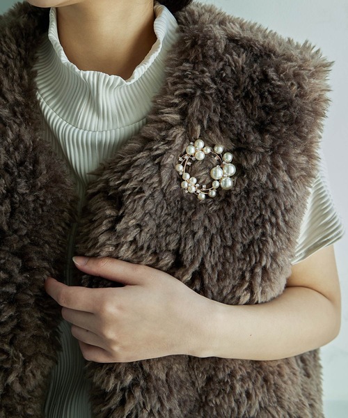 niana（ニアナ）の「ランダムパールサークルブローチ（ブローチ/コサージュ・レディース・ゴールド・FREE）」の3枚目の写真