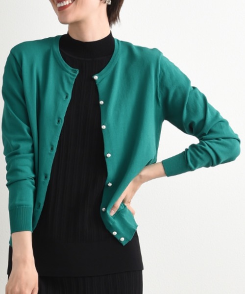 actuel（アクチュエル）の「【マシーンウォッシャブル・ＵＶ・接触冷感】パール釦クルーカーディガン（カーディガン/ボレロ・レディース・オフホワイト/ブルー/ブラック/レッド/グリーン・FREE）」の3枚目の写真