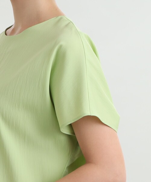 INDIVI（インディヴィ）の「◆【一押しブラウス！/洗える/SETUP可能】ヘムデザイン半袖ブラウス（シャツ/ブラウス・レディース・ライトグレー/ネイビー/オリーブ/ブラック/チャコールグレー/ダークブラウン/ブルー系6/グレー系その他7/ブルー系8/ダークグリーン・38/05/12/13/15 /34）」の17枚目の写真