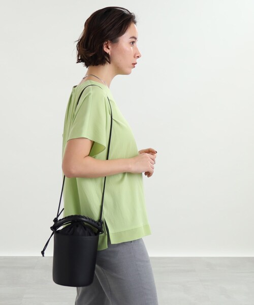 INDIVI（インディヴィ）の「◆【一押しブラウス！/洗える/SETUP可能】ヘムデザイン半袖ブラウス（シャツ/ブラウス・レディース・ライトグレー/ネイビー/オリーブ/ブラック/チャコールグレー/ダークブラウン/ブルー系6/グレー系その他7/ブルー系8/ダークグリーン・38/05/12/13/15 /34）」の20枚目の写真