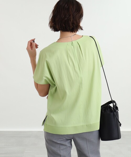 INDIVI（インディヴィ）の「◆【一押しブラウス！/洗える/SETUP可能】ヘムデザイン半袖ブラウス（シャツ/ブラウス・レディース・ライトグレー/ネイビー/オリーブ/ブラック/チャコールグレー/ダークブラウン/ブルー系6/グレー系その他7/ブルー系8/ダークグリーン・38/05/12/13/15 /34）」の21枚目の写真