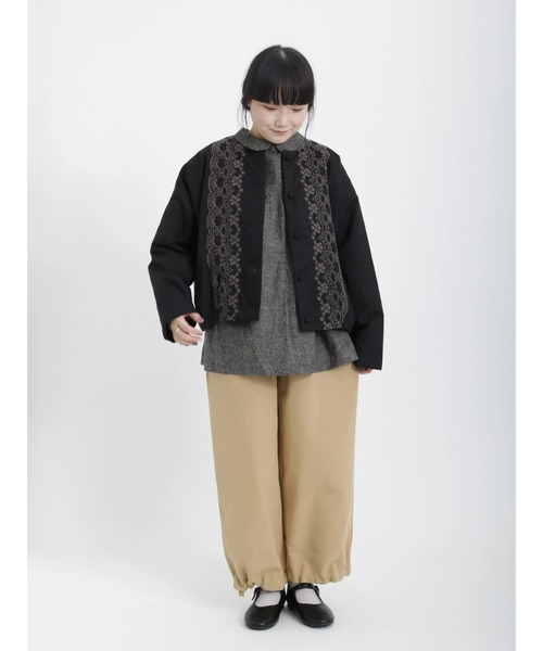 Samansa Mos2（サマンサ モスモス）の「中綿刺繍ジャケット（ノーカラージャケット・レディース・キナリ/ブラック/ベージュ・ﾌﾘ-）」の6枚目の写真