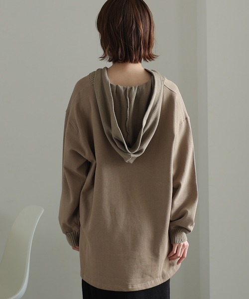 ElegChic(エレグシック)の「ニットドッキング裏起毛パーカー(Tシャツ/カットソー・レディース・ライトベージュ/杢グレー/ブラック/ライトカーキ・4L/XL/M)」の19枚目の写真