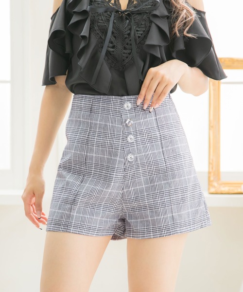 Diable baiser(ディアブルベーゼ)の「キラキラボタンショートパンツ(その他パンツ・レディース・ブラック/グレー・MEDIUM/LARGE/X-LARGE)」の1枚目の写真