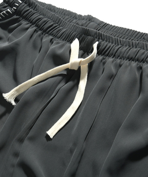 neos(ネオス)の「【neos -addictive design-】ルーズシルエット ハンドステッチ ライン ワイド パンツ(その他パンツ・メンズ・ブラック/グレー・MEDIUM/LARGE/X-LARGE)」の15枚目の写真