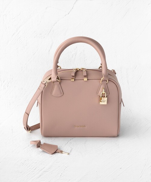 TOCCA（トッカ）の「HAPPY KEY MINI BOSTONBAG ミニ ボストンバッグ（ボストンバッグ・レディース・ベージュ系/ピンク系/ブラック系/アイボリー系・F）」の4枚目の写真