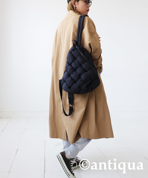 antiqua（アンティカ）の「メッシュ生地ポコポコリュック（バックパック/リュック・レディース・ブラック・FREE）」の3枚目の写真