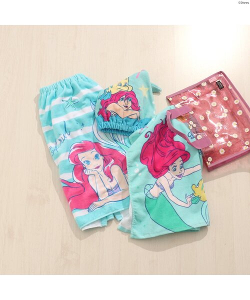 Disney（ディズニー）の「ディズニー　コンパクトバスタオル　アリエル（スイムグッズ・キッズ・ブルー/ピンク・FREE）」の4枚目の写真