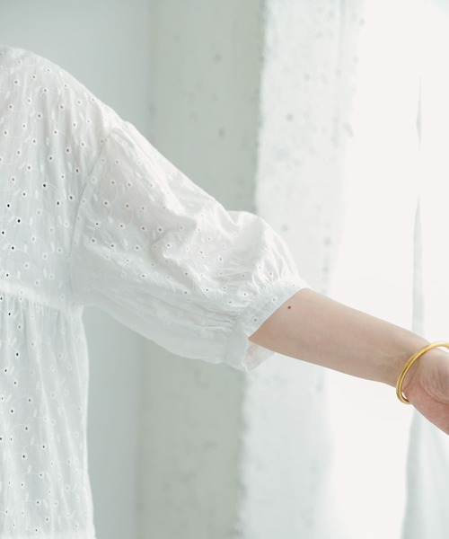 ITEMS URBANRESEARCH(アイテムズ アーバンリサーチ)の「レースティアードブラウス(シャツ/ブラウス・レディース・ブラック/オフホワイト・FREE)」の19枚目の写真