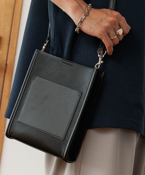 RAGEBLUE（レイジブルー）の「【THEIRB/ゼアーブ】シンセティックレザー/デコメタルスクエアショルダーバッグ（ショルダーバッグ・メンズ・ブラック・FREE）」の16枚目の写真