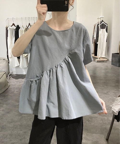 LOPASS(ロパス)の「切替ギャザーシャツブラウス(シャツ/ブラウス・レディース・ブラック/ライトベージュ/グレイッシュブルー/グレー/ホワイト・M/L)」の5枚目の写真