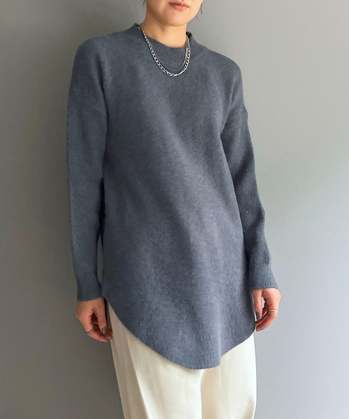 Jewelobe(ジュエローブ)の「ふわもち素材のカーブヘムオーバーニット(ニット/セーター・レディース・ブラック/ホワイト/グレー/ピンク/レッド・FREE)」の3枚目の写真