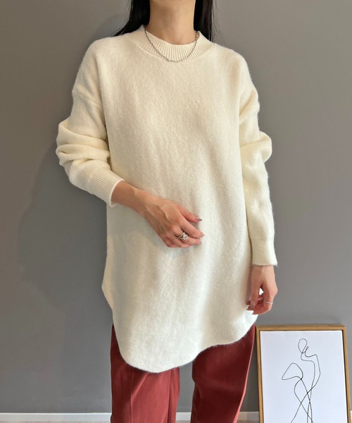 Jewelobe(ジュエローブ)の「ふわもち素材のカーブヘムオーバーニット(ニット/セーター・レディース・ブラック/ホワイト/グレー/ピンク/レッド・FREE)」の6枚目の写真