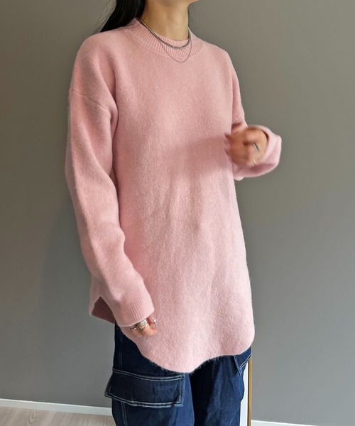 Jewelobe(ジュエローブ)の「ふわもち素材のカーブヘムオーバーニット(ニット/セーター・レディース・ブラック/ホワイト/グレー/ピンク/レッド・FREE)」の12枚目の写真