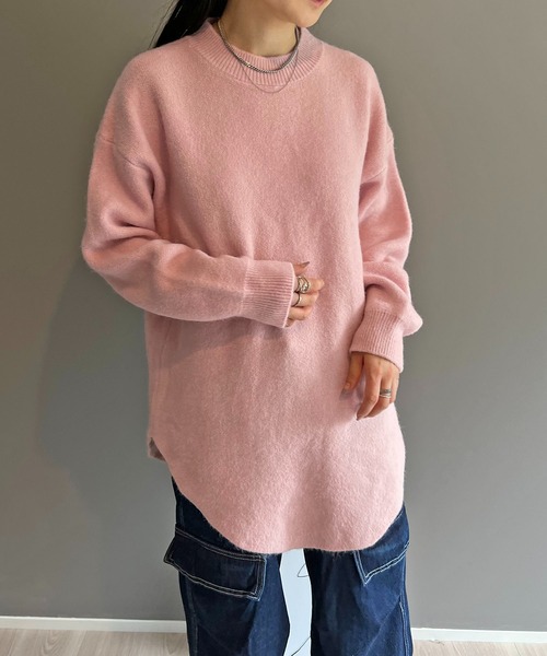 Jewelobe(ジュエローブ)の「ふわもち素材のカーブヘムオーバーニット(ニット/セーター・レディース・ブラック/ホワイト/グレー/ピンク/レッド・FREE)」の13枚目の写真