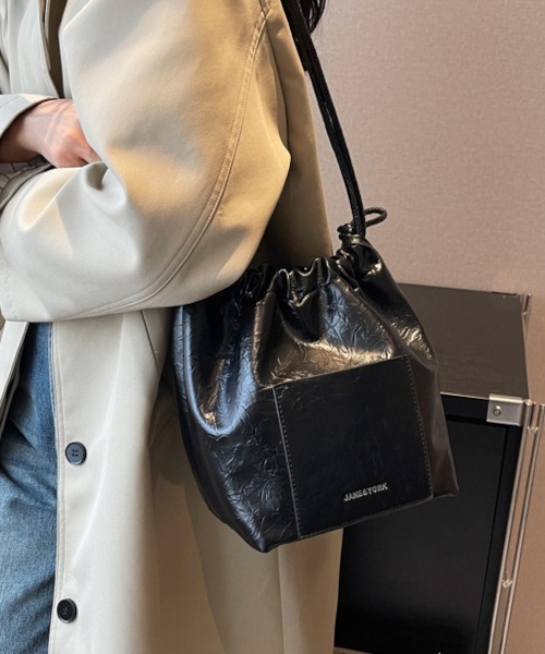 小物 MASHIRO MASHIRO（マシロ）の「【MASHIRO】巾着ミニショルダーバッグ(MA