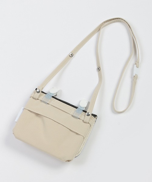 petit main（プティマイン）の「２ＷＡＹ移動ポケット（ショルダーバッグ・キッズ・アイボリー/ブラック・FREE）」の7枚目の写真