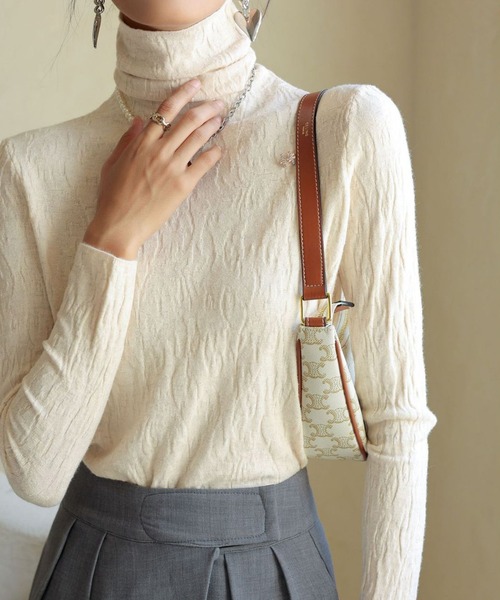 Mayree（メイリー）の「【AURORIA】ハイネックワッシャーニットトップス（ニット/セーター・レディース・ベージュ/ブルー/ホワイト/ブラック/ブラウン・FREE）」の5枚目の写真