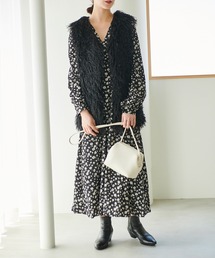 Vネックフラワープリントワンピース