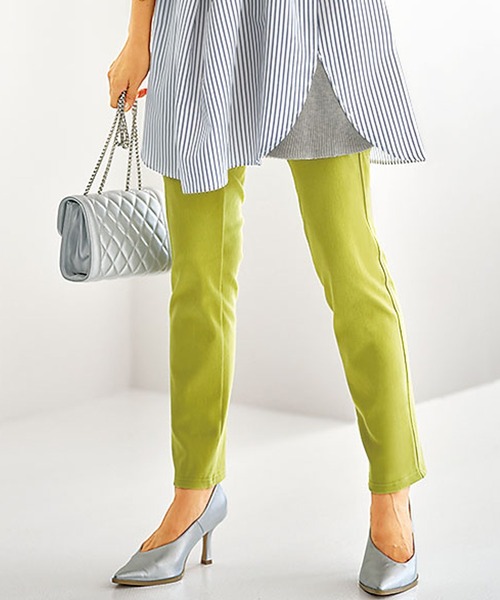 BELLUNA PLUS（ベルーナ）の「美ストレッチ素材レギンスパンツ股下７３ｃｍ（その他パンツ・レディース・ブラック/ライトベージュ/イエロー/ブルー系/ローズ/モスグリーン/インディゴブルー/ブラック系2/ケミカルウォッシュ/ブルー系その他/オフホワイト/ピンク/パープル系/レモンイエロー/ブルー系その他2/ワイン/イエロー系その他2/ベージュ系その他2/グリーン系その他/ライトイエロー系/アイボリー/ミント/モカ/テラコッタ・SMALL/MEDIUM/LARGE/X-LARGE）」の19枚目の写真