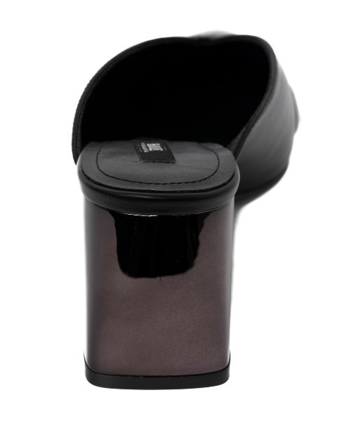 R&E(アールアンドイー)の「【R&E】Vカットメタリックヒールミュール(パンプス・レディース・ブラック/アイボリー・S/M/L/LL)」の7枚目の写真