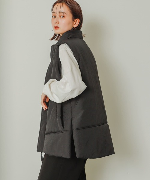 SENSE OF PLACE by URBAN RESEARCH（センスオブプレイスバイアーバンリサーチ）の「スタンドカラーパフベスト（ダウンベスト・レディース・アイボリー/ブラック・ONE）」の6枚目の写真