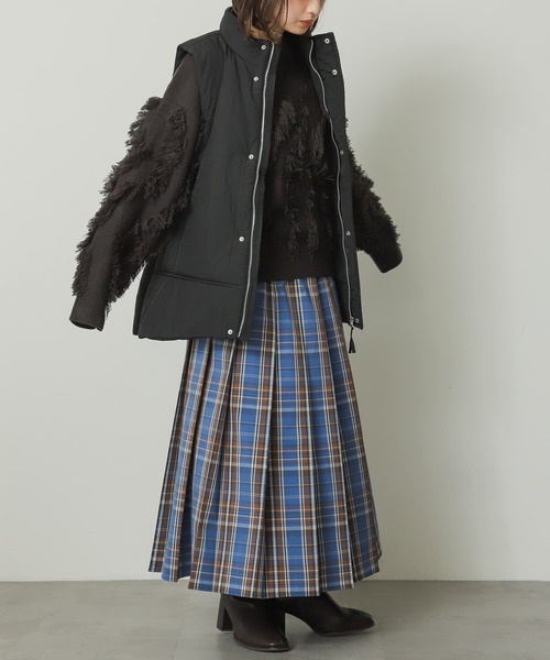 SENSE OF PLACE by URBAN RESEARCH（センスオブプレイスバイアーバンリサーチ）の「スタンドカラーパフベスト（ダウンベスト・レディース・アイボリー/ブラック・ONE）」の15枚目の写真