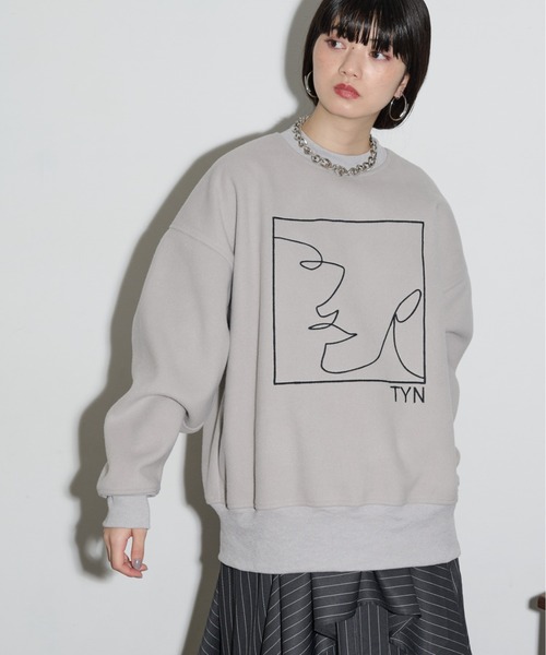THE YOn(ザヨン)の「アート刺繍ブラッシュドジャージープルオーバー(スウェット・レディース・グレー/イエロー/チャコールグレー/アイボリー・FREE)」の3枚目の写真