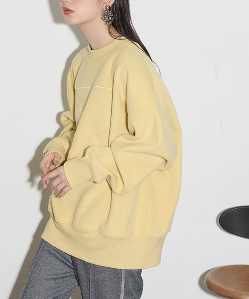 THE YOn(ザヨン)の「アート刺繍ブラッシュドジャージープルオーバー(スウェット・レディース・グレー/イエロー/チャコールグレー/アイボリー・FREE)」の20枚目の写真