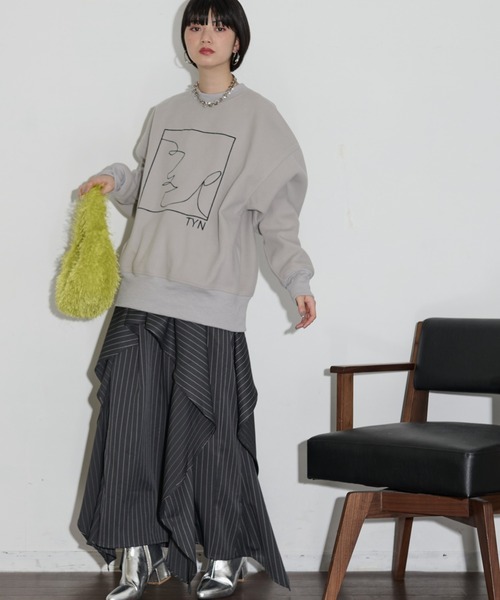 THE YOn(ザヨン)の「アート刺繍ブラッシュドジャージープルオーバー(スウェット・レディース・グレー/イエロー/チャコールグレー/アイボリー・FREE)」の16枚目の写真
