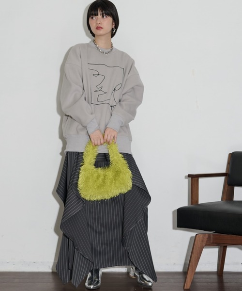 THE YOn(ザヨン)の「アート刺繍ブラッシュドジャージープルオーバー(スウェット・レディース・グレー/イエロー/チャコールグレー/アイボリー・FREE)」の17枚目の写真