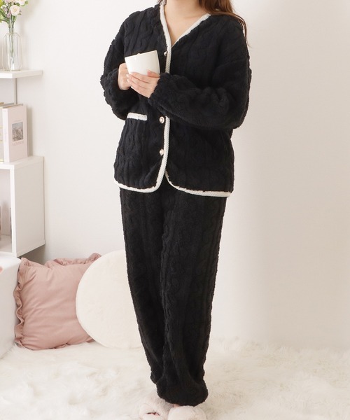 Lace Ladies（レースレディース）の「パールボタンケーブル柄ふわもこルームセット（ルームウェア/パジャマ・レディース・ブラック/ラベンダー/ブルー/ホワイト/ピンク・M/XL）」の2枚目の写真