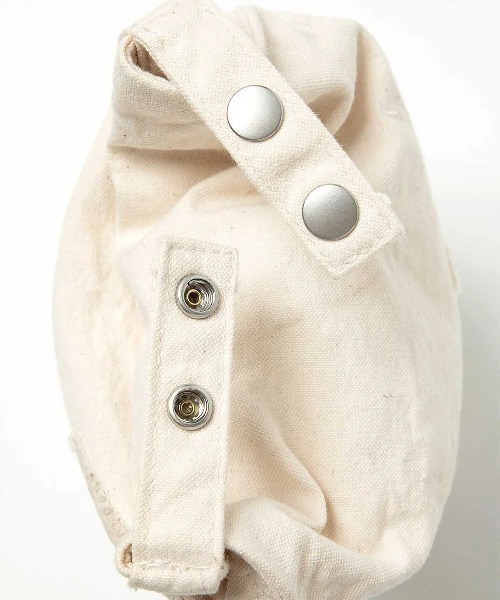 hobo(ホーボー)の「【hobo / ホーボー】ROLL TOP BAG DUCK CANVAS VINTAGE WASH(ハンドバッグ・メンズ・ナチュラル・FREE)」の3枚目の写真