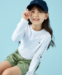 TOMMY HILFIGER | BOYS エッセンシャルロゴロングスリーブTシャツ(Tシャツ/カットソー)