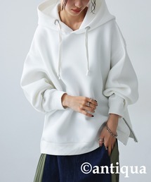 ポンチ素材フーディー