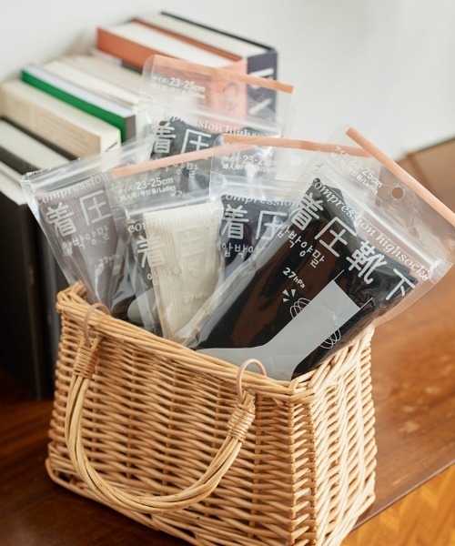 KOBE LETTUCE（コウベレタス）の「27hpa着圧ソックス（ソックス/靴下・レディース・グレー/チャコールグレー/オフホワイト/ブラック/ネイビー・FREE）」の6枚目の写真