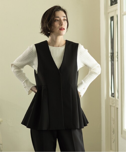 OPAQUE.CLIP（オペークドットクリップ）の「◆≪通勤・セレモニー/セットアップ対応≫ ペプラムジレ【ストレッチ/洗濯機洗い可】（ベスト・レディース・ベージュ/ブラック・36/38/40）」の6枚目の写真