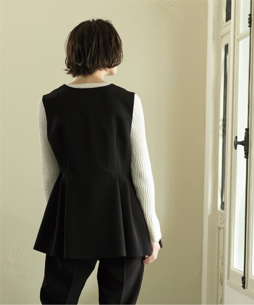 OPAQUE.CLIP（オペークドットクリップ）の「◆≪通勤・セレモニー/セットアップ対応≫ ペプラムジレ【ストレッチ/洗濯機洗い可】（ベスト・レディース・ベージュ/ブラック・36/38/40）」の8枚目の写真