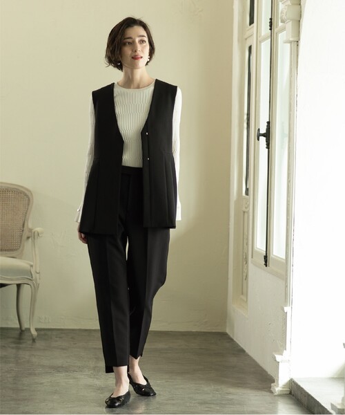 OPAQUE.CLIP（オペークドットクリップ）の「◆≪通勤・セレモニー/セットアップ対応≫ ペプラムジレ【ストレッチ/洗濯機洗い可】（ベスト・レディース・ベージュ/ブラック・36/38/40）」の9枚目の写真