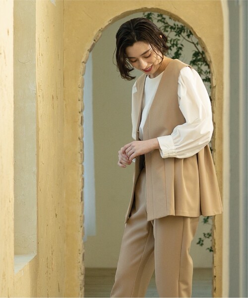 OPAQUE.CLIP（オペークドットクリップ）の「◆≪通勤・セレモニー/セットアップ対応≫ ペプラムジレ【ストレッチ/洗濯機洗い可】（ベスト・レディース・ベージュ/ブラック・36/38/40）」の15枚目の写真