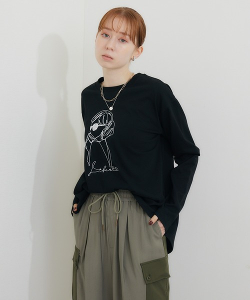 ROSIEE（ロージー）の「ROSIEE 女の子柄コード刺繍T（Tシャツ/カットソー・レディース・ブラック/ホワイト・FREE）」の6枚目の写真