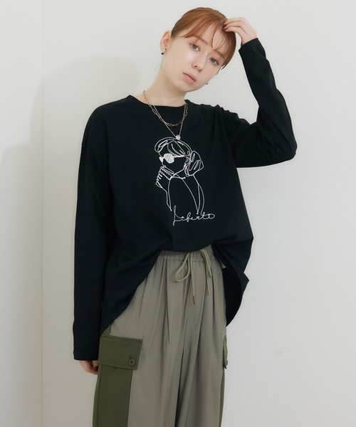 ROSIEE（ロージー）の「ROSIEE 女の子柄コード刺繍T（Tシャツ/カットソー・レディース・ブラック/ホワイト・FREE）」の4枚目の写真