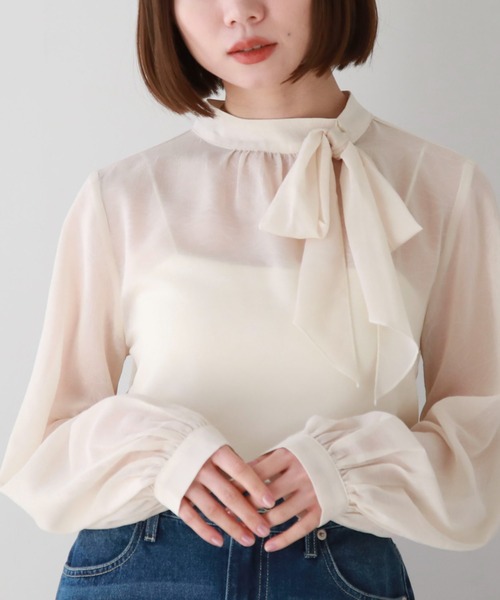 archives（アルシーヴ）の「エアリーアシメボウタイブラウス（シャツ/ブラウス・レディース・グレー/ブラック/アイボリー・MEDIUM）」の2枚目の写真