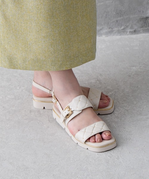 HIMIKO(ヒミコ)の「【HIMIKO】キルティングスタッズサンダル/641223(サンダル・レディース・ブラック/アイボリー/ブルー・22.0cm/22.5cm/23.0cm/23.5cm/24.0cm/24.5cm/25.0cm/25.5cm/26.0cm/26.5cm/21.5cm)」の5枚目の写真