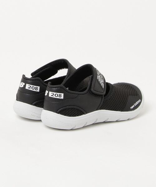 NEW BALANCE（ニューバランス）の「208 v2 Sandal（サンダル・キッズ・ピンク/ホワイト系その他/ブラック×ホワイト・18.5cm/19.0cm/19.5cm/20.0cm/20.5cm/21.0cm/21.5cm/22.0cm/22.5cm/23.0cm/23.5cm/24.0cm/17.0cm/17.5cm/18.0cm）」の7枚目の写真