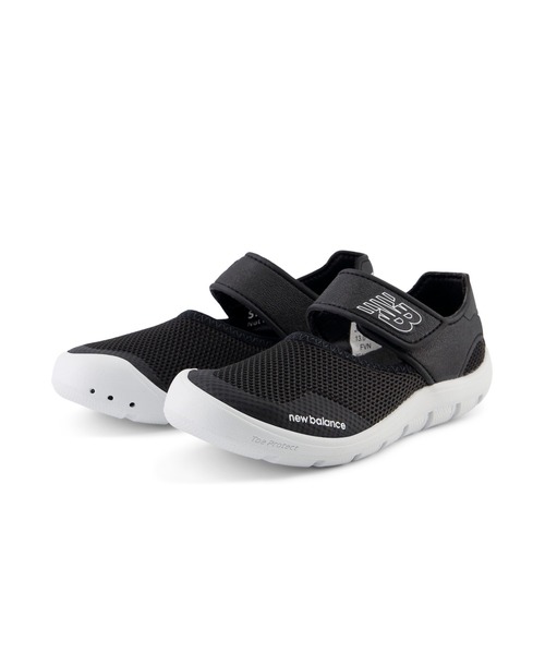 NEW BALANCE（ニューバランス）の「208 v2 Sandal（サンダル・キッズ・ピンク/ホワイト系その他/ブラック×ホワイト・18.5cm/19.0cm/19.5cm/20.0cm/20.5cm/21.0cm/21.5cm/22.0cm/22.5cm/23.0cm/23.5cm/24.0cm/17.0cm/17.5cm/18.0cm）」の6枚目の写真