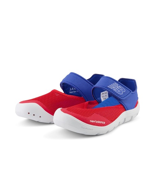 NEW BALANCE（ニューバランス）の「208 v2 Sandal（サンダル・キッズ・ピンク/ホワイト系その他/ブラック×ホワイト・18.5cm/19.0cm/19.5cm/20.0cm/20.5cm/21.0cm/21.5cm/22.0cm/22.5cm/23.0cm/23.5cm/24.0cm/17.0cm/17.5cm/18.0cm）」の4枚目の写真