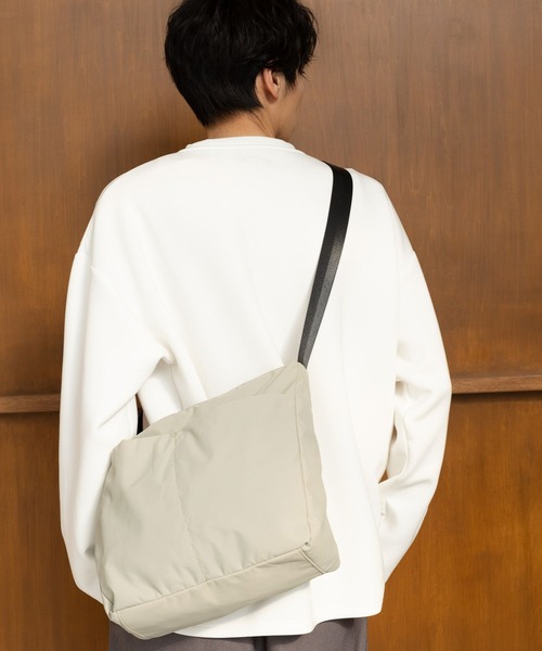 LAKOLE（ラコレ）の「ポケットショルダーBAG / 105055（ショルダーバッグ・メンズ・ブラック/グリーン/サンドグレー・FREE）」の3枚目の写真